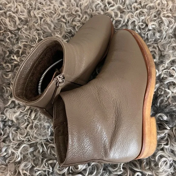 $1480 THE ROW Boris boot bootie moonstone taupe grained goatskin 38 7-7.5 - Picture 9 of 14